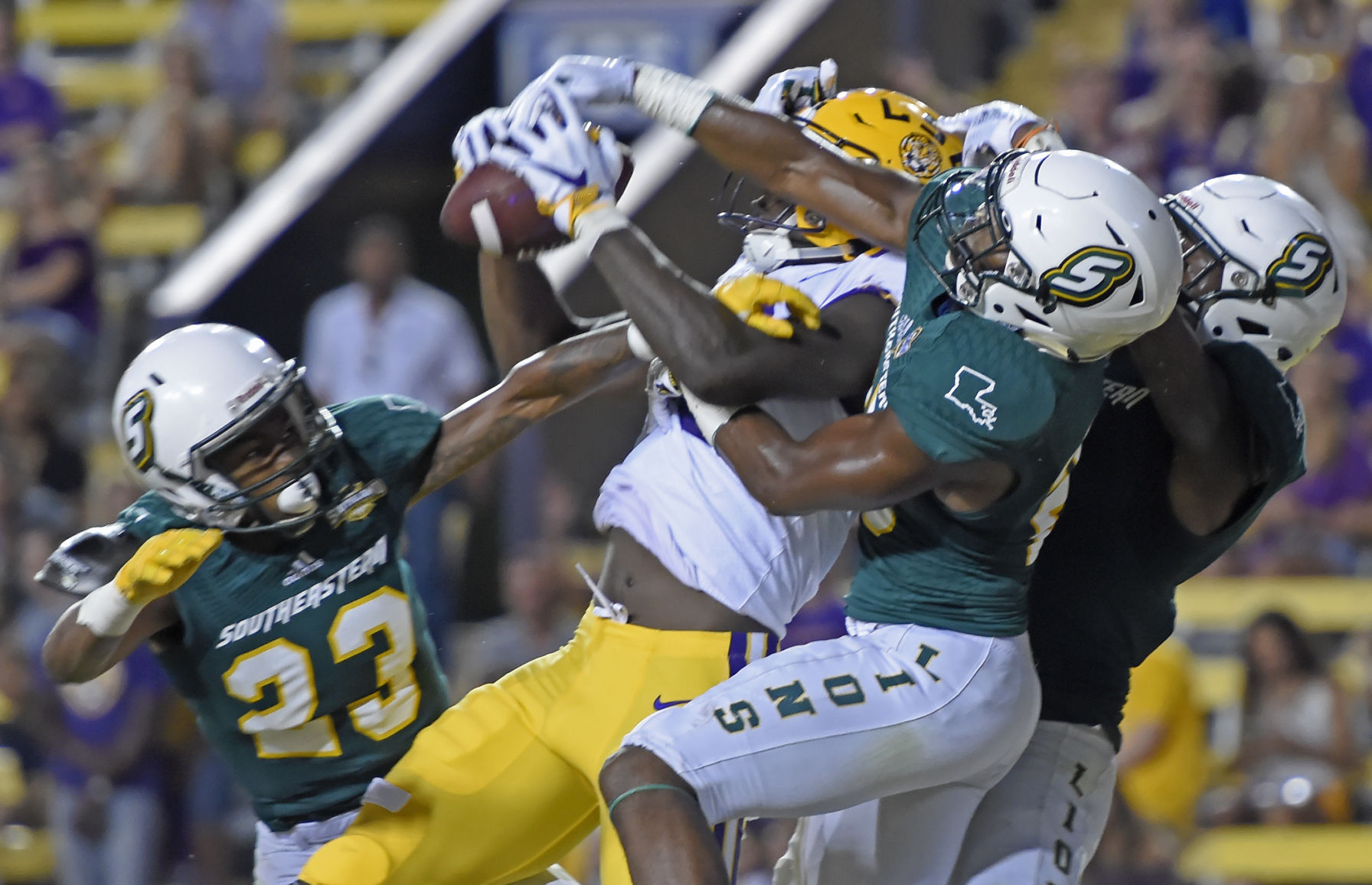 lsuslufootball1664.090918 bf